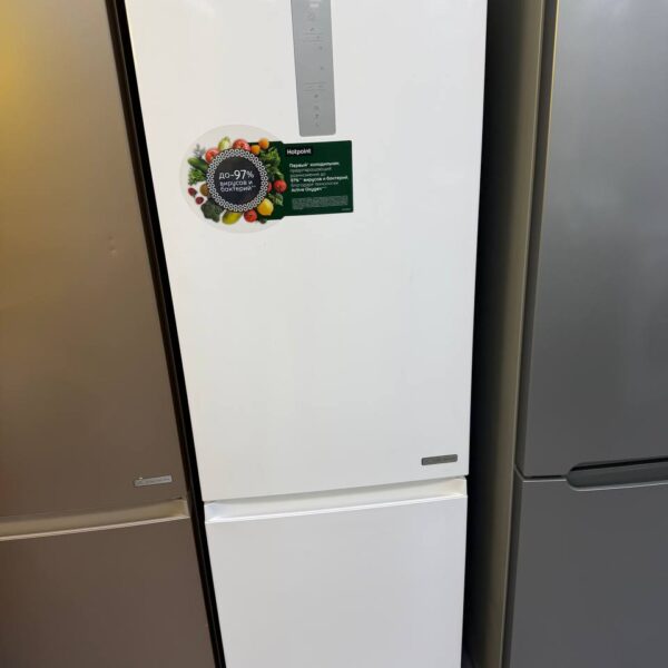 Холодильник Hotpoint HT 8201I W O3